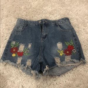 Very cute high waisted jean shorts!